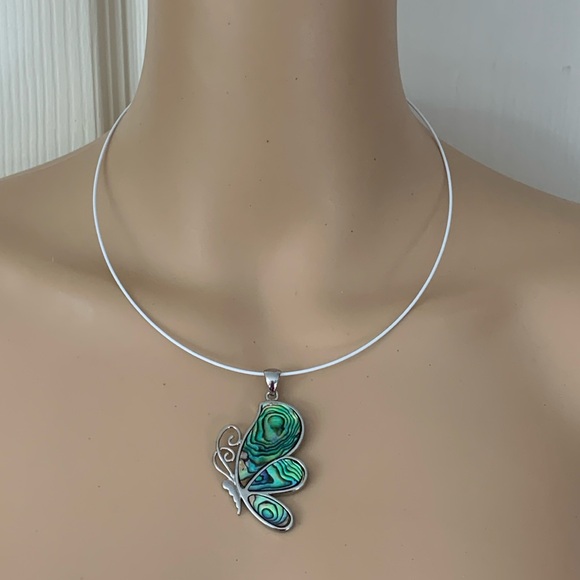 Abalone shell mother of pearl silver butterfly pendant choker necklace - Picture 4 of 8